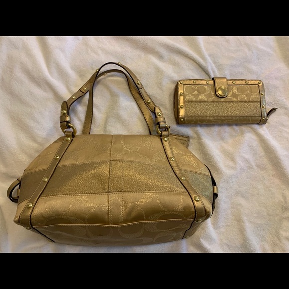 Coach Gold Shoulder bag